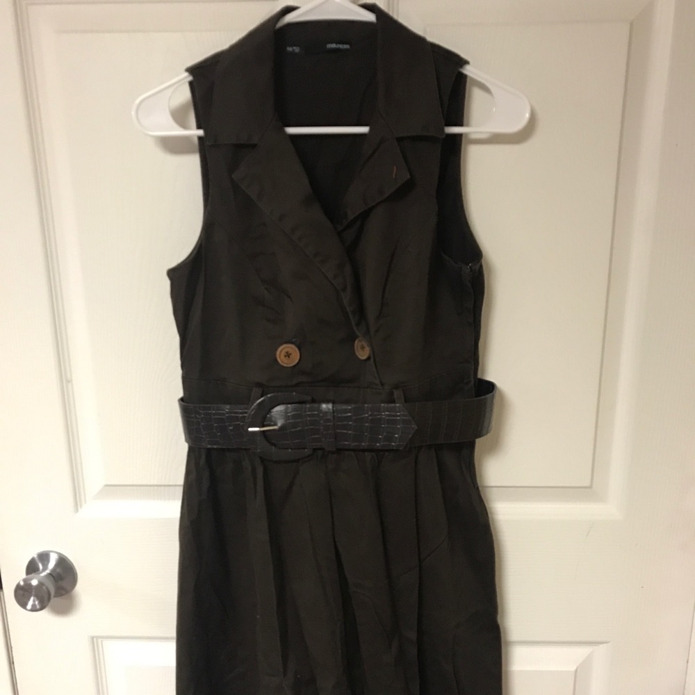 Brown collared dress with belt